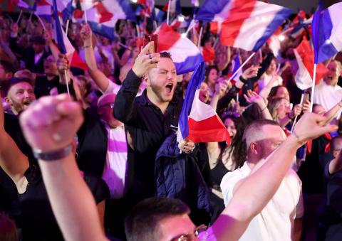 Во Франции 178 кандидатов снимут с выборов свои кандидатуры, чтобы помешать правым: Le Monde