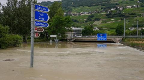 Number of victims of floods and landslides in Switzerland has risen to six