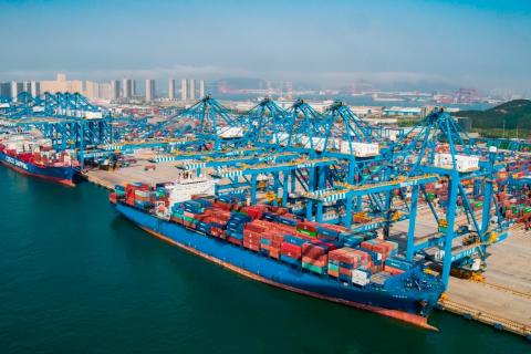 青岛港的人工智能驱动码头是中国技术进步的明证