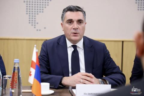 وزير الخارجية الجورجي إيليا دارتشياشفيلي يقول أن تبليسي ويريفان تدعمان وتحترمان بشدة سلامة أراضي وسيادة كل منهما