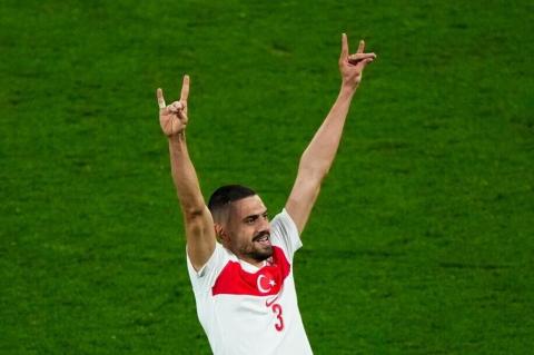 ՈՒԵՖԱ-ն որակազրկել է «Գորշ գայլեր»–ի ժեստը ցույց տված թուրք ֆուտբոլիստին