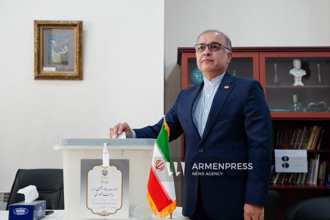 سفیر ایران در ارمنستان: "با تغییر دولت ها سیاست کشور ها تغییر نمی کند، ما دوست ارمنستان بوده ایم، هستیم و خواهیم ماند."