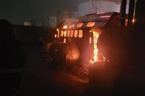 На улице Арташисян в Ереване сгорел вагон-времянка пункта заправки кислородом и углекислым газом