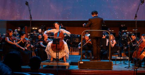 Мировая премьера: доступны симфонические исполнения произведений Шарля Азнавура