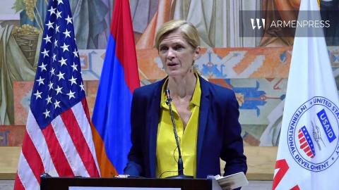 Conferencia de prensa de la directora de USAID, Samantha Power