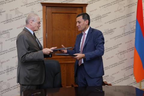 Armenia y Rumania seguirán cooperando en campo educativo
