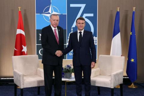 Lors de son entretien avec Erdogan, Macron a redit le soutien au dialogue en cours entre l'Arménie et l'Azerbaïdjan en vue de parvenir, dans les meilleurs délais, à un traité de paix