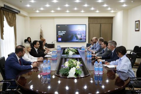 Мэр Еревана обсудил с постпредом АБР вопросы сотрудничества и совместные проекты