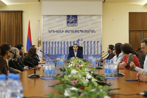 تیگران آوینیان؛ شهردار ایروان با نمایندگان اتحادیه هتل های ارمنستان دیدار و گفتگو کرد