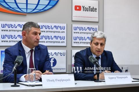 亚美尼亚环境部《亚美尼亚森林》国家非营利组织主任谢瓦克·马尔科斯扬和森林政策部主任阿图尔·彼得罗相的新闻发布会