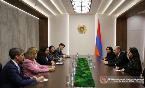 Секретарь Совета безопасности Армении принял заместителя госсекретаря США