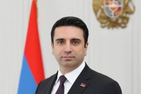 رئيس البرلمان الأرمني آلان سيمونيان يهنّئ روبيرتا ميتزولا على إعادة انتخابها رئيسة للبرلمان الأوروبي