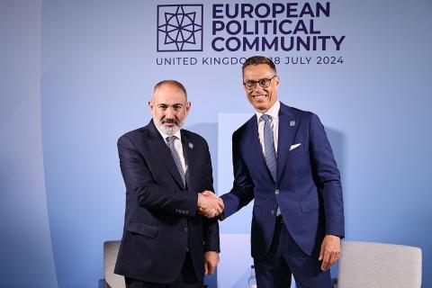 亚美尼亚总理与芬兰总统举行了会晤