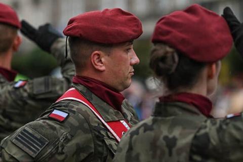 Польша увеличит численность военных на границе с Беларусью