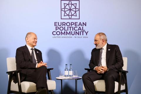 Состоялась встреча премьер-министра Пашиняна с канцлером Германии Шольцем