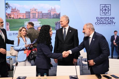 Pashinyan holds informal meetings with international partners
