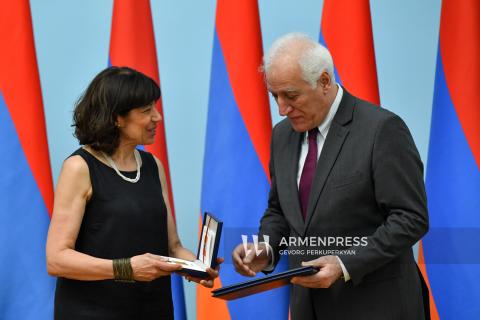 Президент Армении вручил награды ученым, внесшим вклад в развитие арменоведения