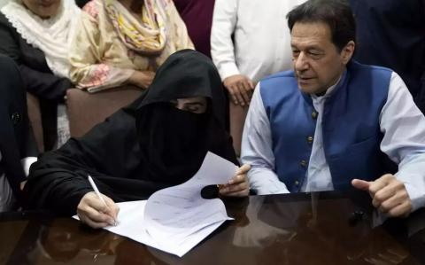 В Пакистане продлили арест экс-премьера Хана по новому обвинению в злоупотреблении властью