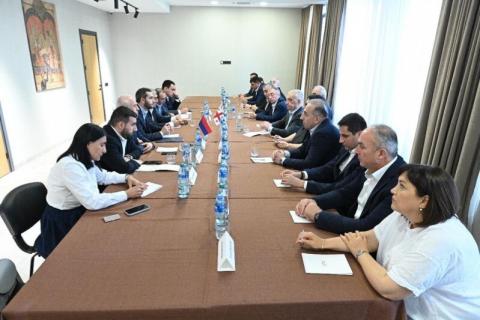 格鲁吉亚对亚美尼亚的稳定感兴趣：两国议会代表团的会议在萨姆茨赫-贾瓦赫克地区举行