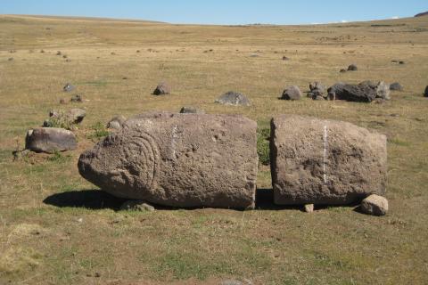 Камни-драконы и культурный ландшафт археологического памятника Тиринкатар в Армении включены в предварительный список объектов Всемирного наследия ЮНЕСКО