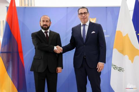 Ermenistan Dışişleri Bakanı, Kıbrıslı mevkidaşıyla görüştü