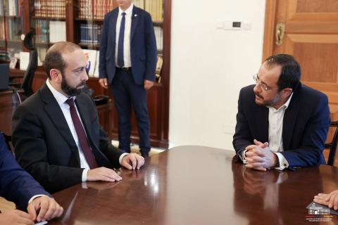 Ministro de Asuntos Exteriores de Armenia se reunió con el presidente de Chipre