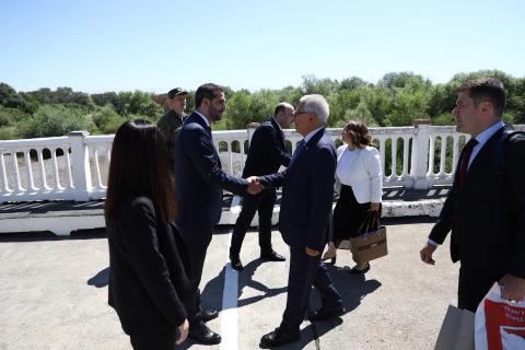 Армения и Турция договорились рассмотреть возможность открытия железнодорожного погранперехода Ахурик/Акьяка