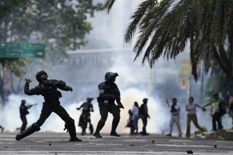 В Венесуэле во время беспорядков погиб военный