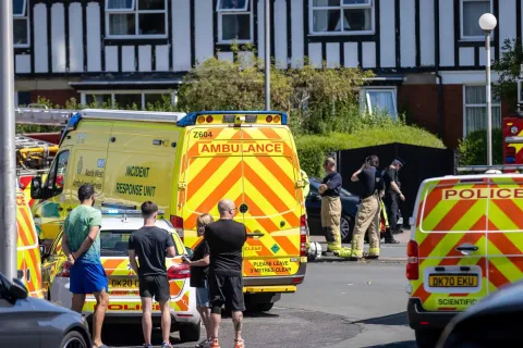 Un troisième enfant décédé dans l’agression au couteau en Angleterre