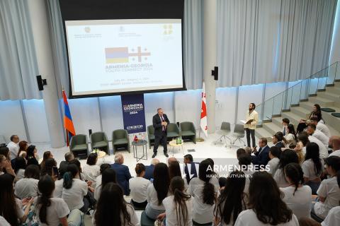 Table ronde du COAF SMART Center dans le cadre du programme international éducatif et culturel pour la jeunesse