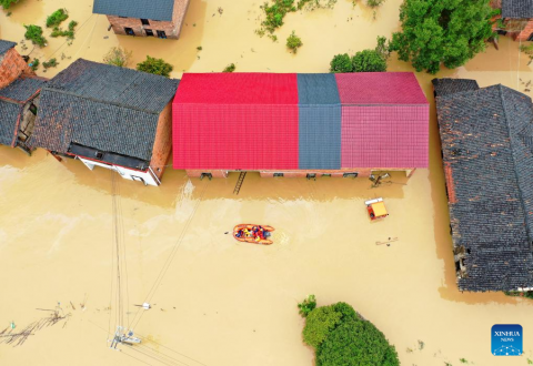 Тайфун унес жизни не менее 30 человек в китайской провинции Хунань