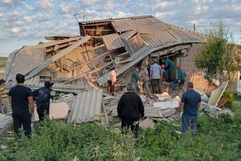 Один из домов в селе Воскеаск в Армении обрушился из-за взрыва: погиб 12-летний ребенок