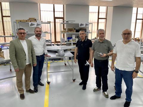 Miembros del Comité Permanente de Asuntos de Defensa y Seguridad de la Asamblea Nacional de Armenia visitaron la fábrica de industria militar