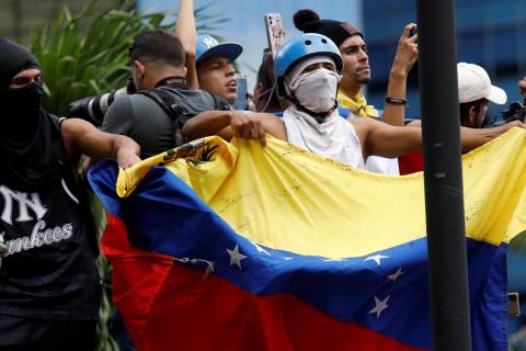 Վենեսուելայի նախագահը հայտնել է բողոքի ակցիաների ընթացքում երկու զինվորականների զոհվելու մասին
