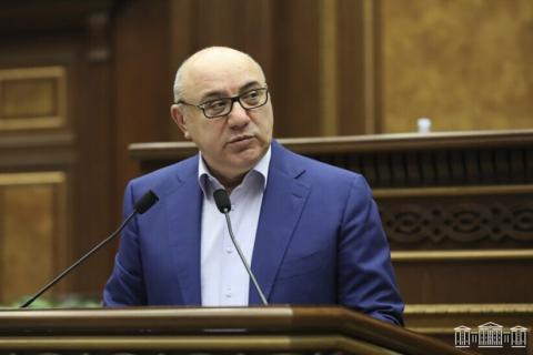 Гурген Арсенян подал председателю НС заявление о сложении депутатского мандата