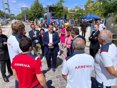 Mayor of Paris' 17th district welcomes Armenian Olympic medalist wrestlers