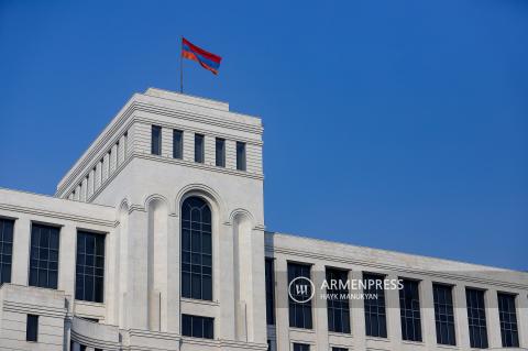 الخارجية الأرمنية تدعو المواطنين الأرمن إلى عدم السفر إلى لبنان والمواطنين المتواجدين هناك الاتصال بها في حالة الضرورة