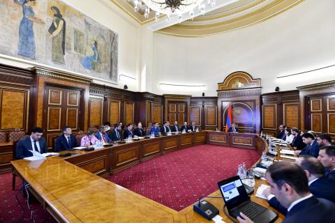 Pashinyan leads consultation on state budget implementation report for first half of 2024