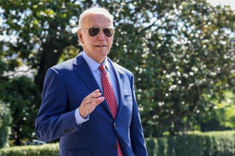 M. Biden qualifie l'incursion en Ukraine de « véritable dilemme pour Poutine »