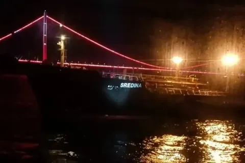 Bosphorus Strait temporarily closed due to tanker engine failure