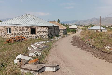 Comenzó el asfaltado en el asentamiento Geghamavan de la Municipalidad de Sevan