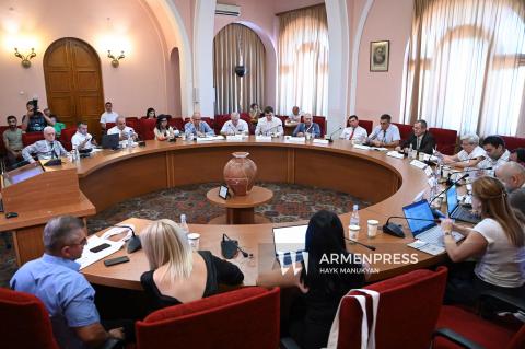 Ermenistan Bilimler Milli Akademisi'nde "Sovyet Sonrası Dönemde Tarihi ve Kültürel Mirasın Sorunları" konulu uluslararası bilimsel konferans