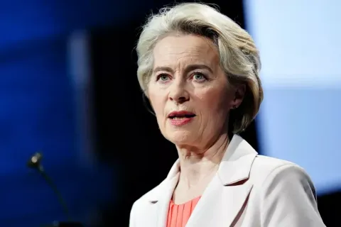 Von der Leyen: l'UE devrait stimuler sa propre production d'armes