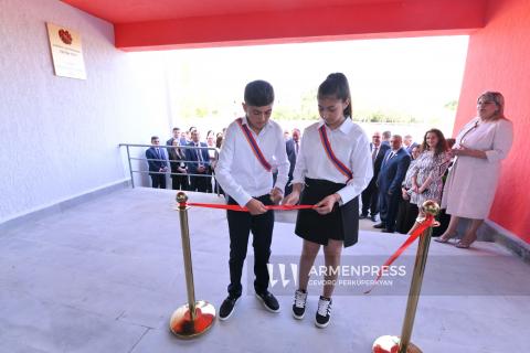 Le Premier ministre Nikol Pashinyan était présent à la cérémonie d'ouverture de l'école secondaire de Kapsi