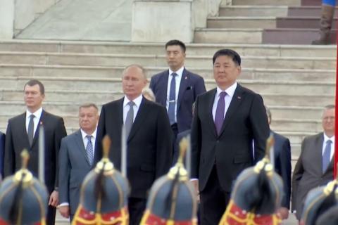 Putin arrives in Mongolia, a member of ICC that issued arrest warrant