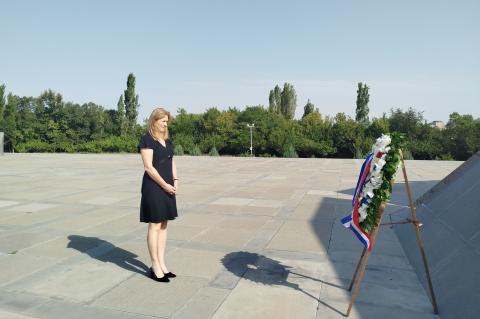 Ambassador of the Netherlands to Armenia visits Armenian Genocide Memorial