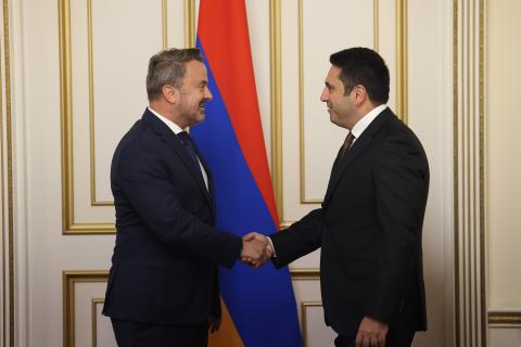 Alen Simonyan expresó su esperanza de que Luxemburgo haga esfuerzos por la liberación de los prisioneros armenios