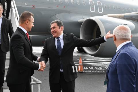 Hungarian Foreign Minister visits Armenia