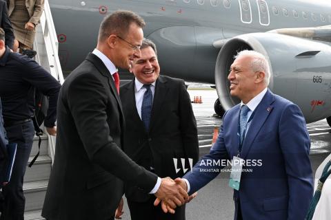 Hungarian Foreign Minister Péter Szijjártó arrives in Yerevan