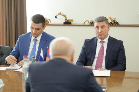 Armenian infrastructures minister, Russian ambassador discuss double extension of nuclear power plant lifecycle